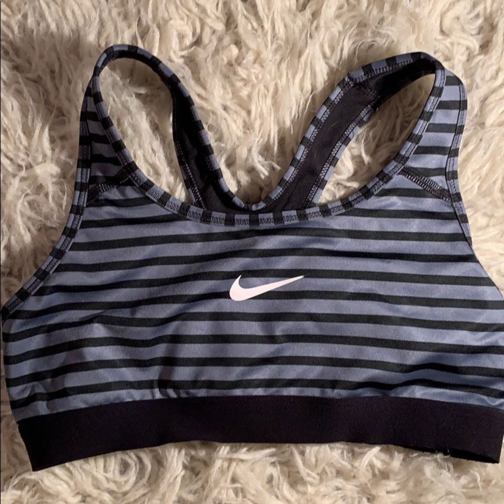 Nike light support dri-fit sports bra